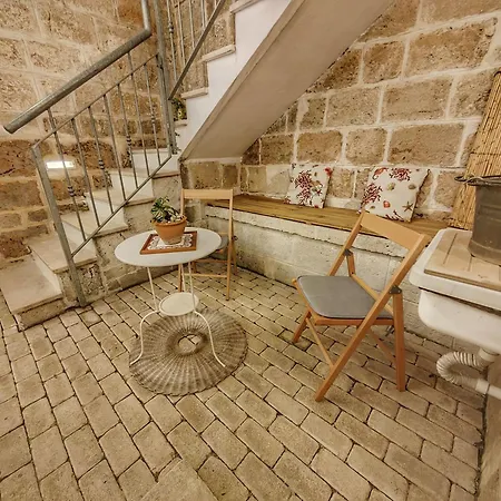 Dimora Madia بيت للعطل *